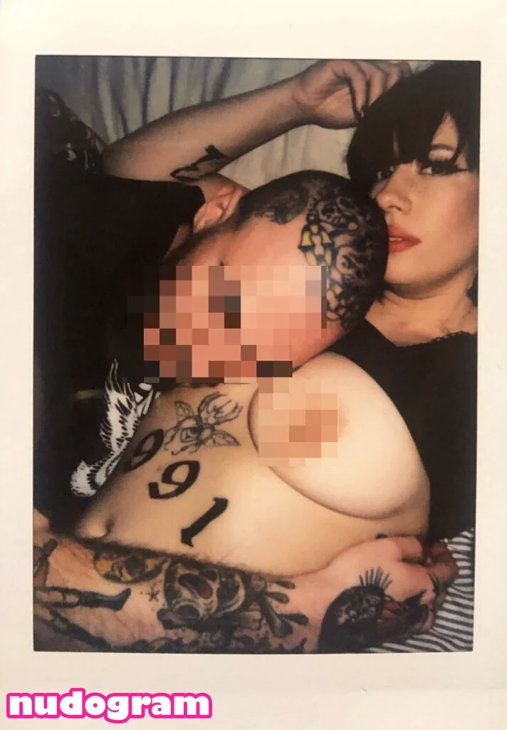 cumslut (who is goth) 😌🖤 Top 1%