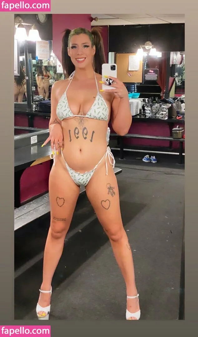 cumslut (who is goth) 😌🖤 Top 1%