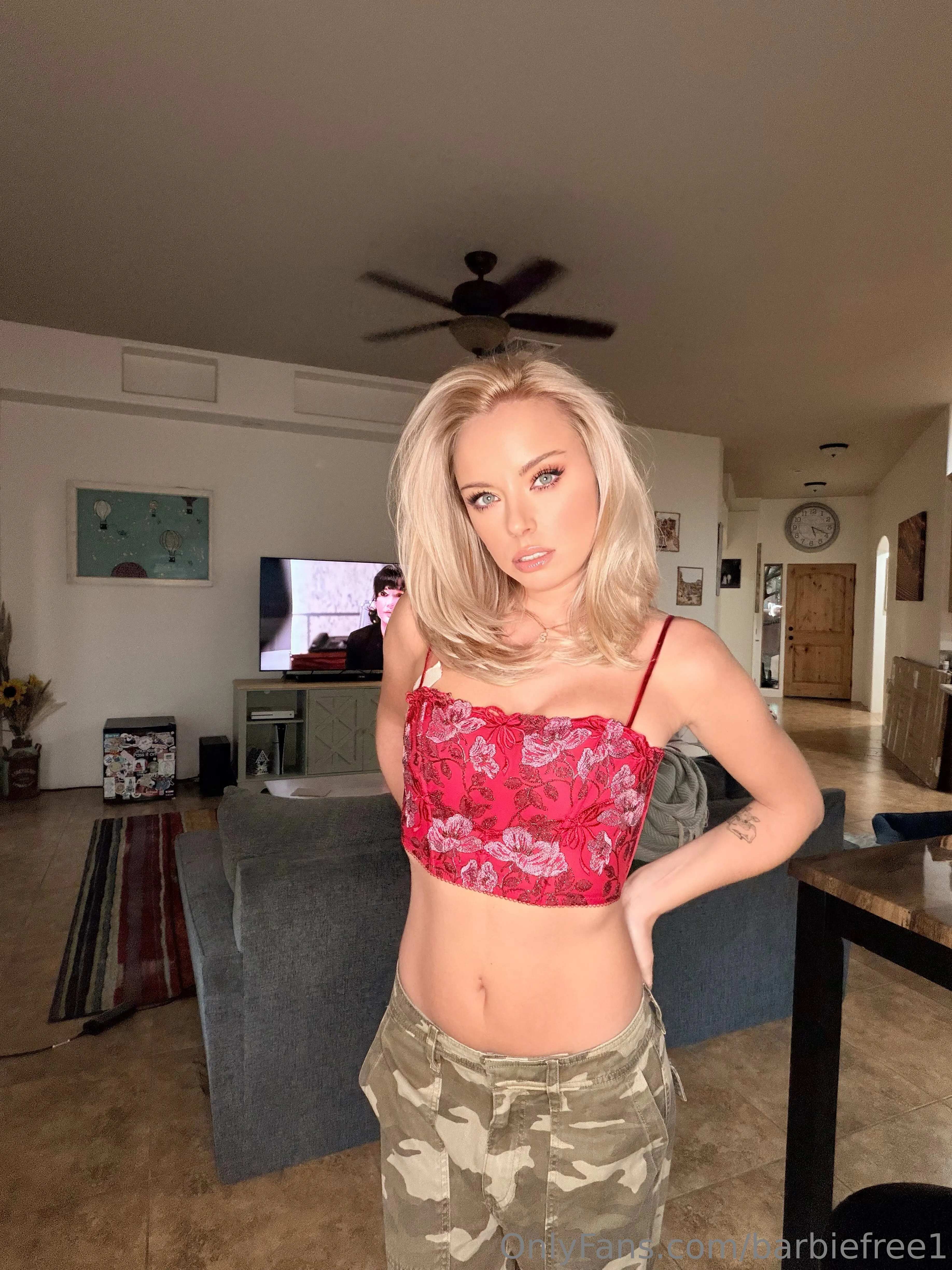 𝐵𝒶𝓇𝒷𝒾𝑒 𝐹𝑅𝐸𝐸