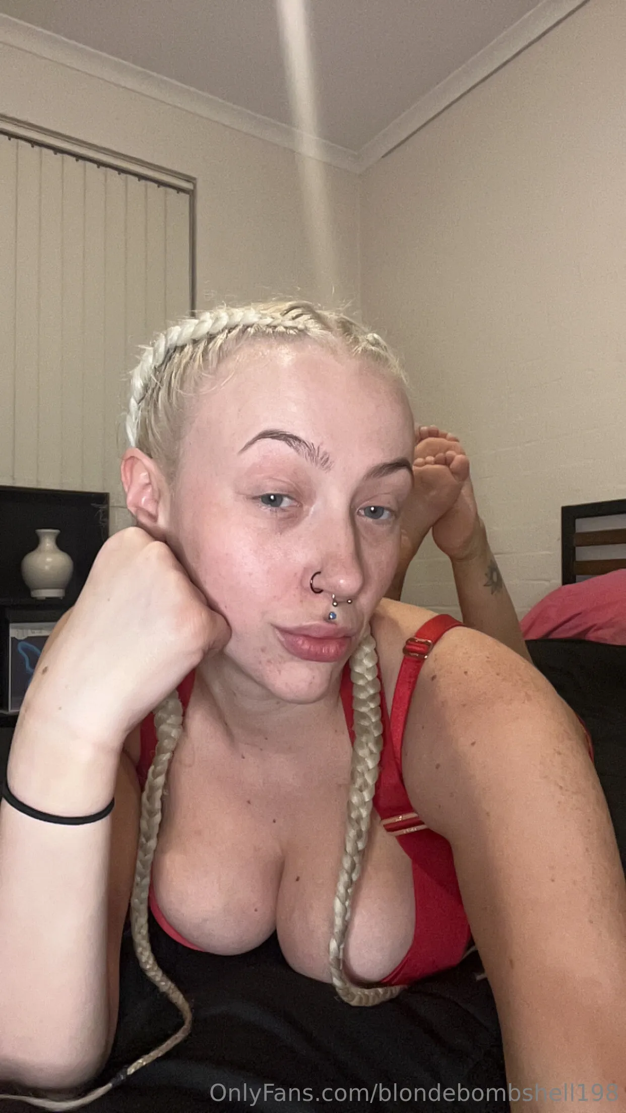Blondebombshell198