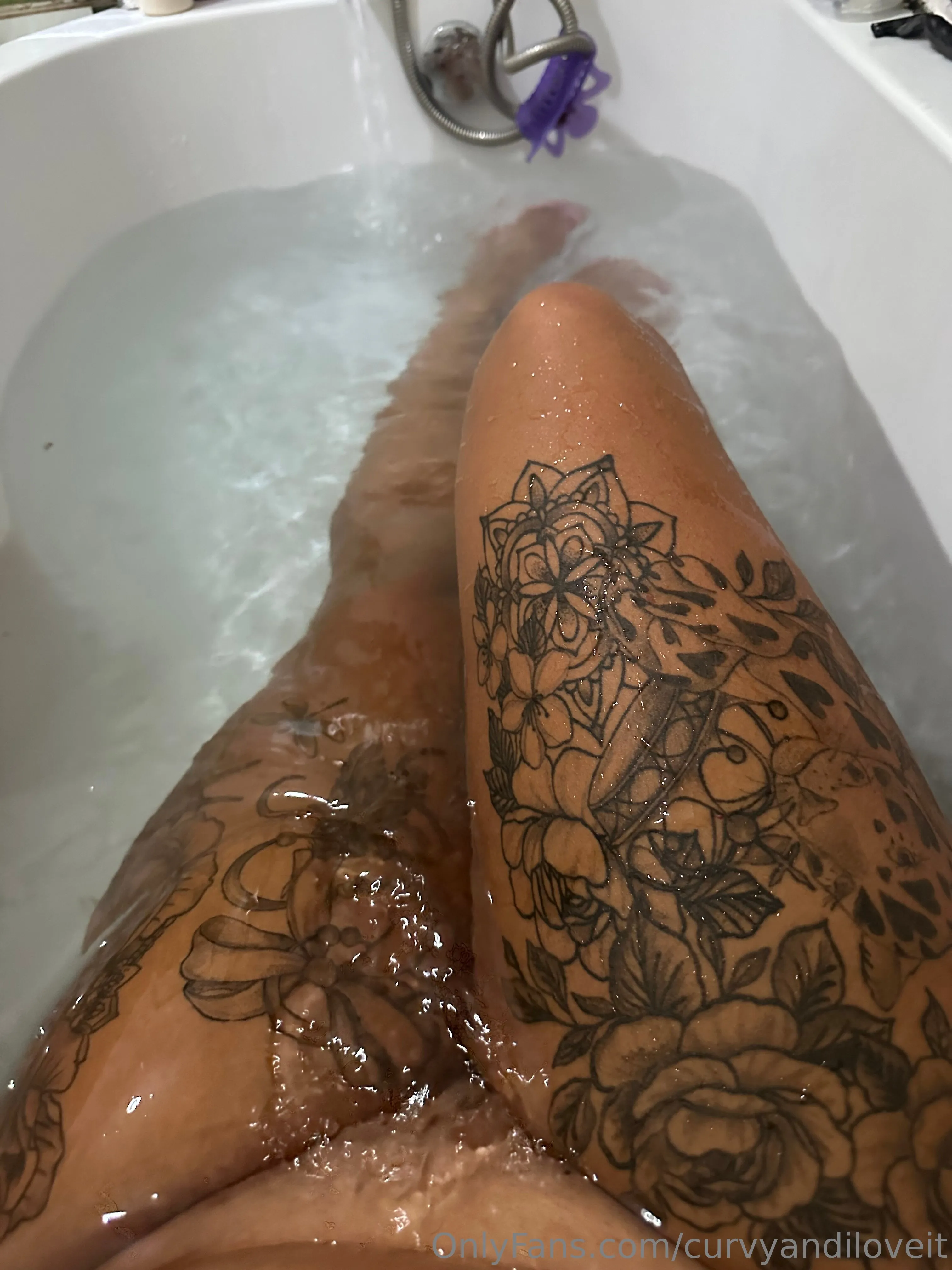 Curves and she loves them 🫶