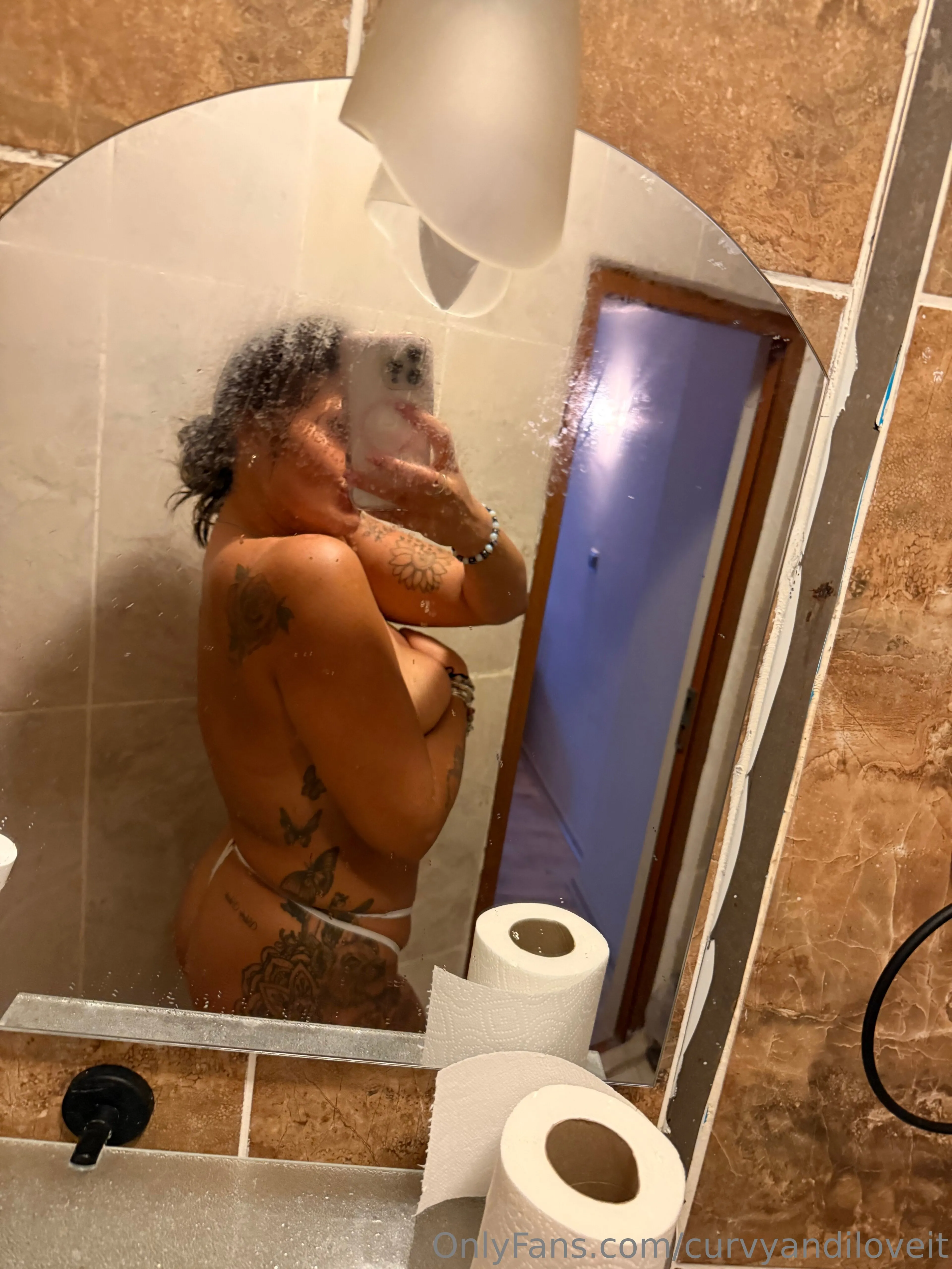 Curves and she loves them 🫶