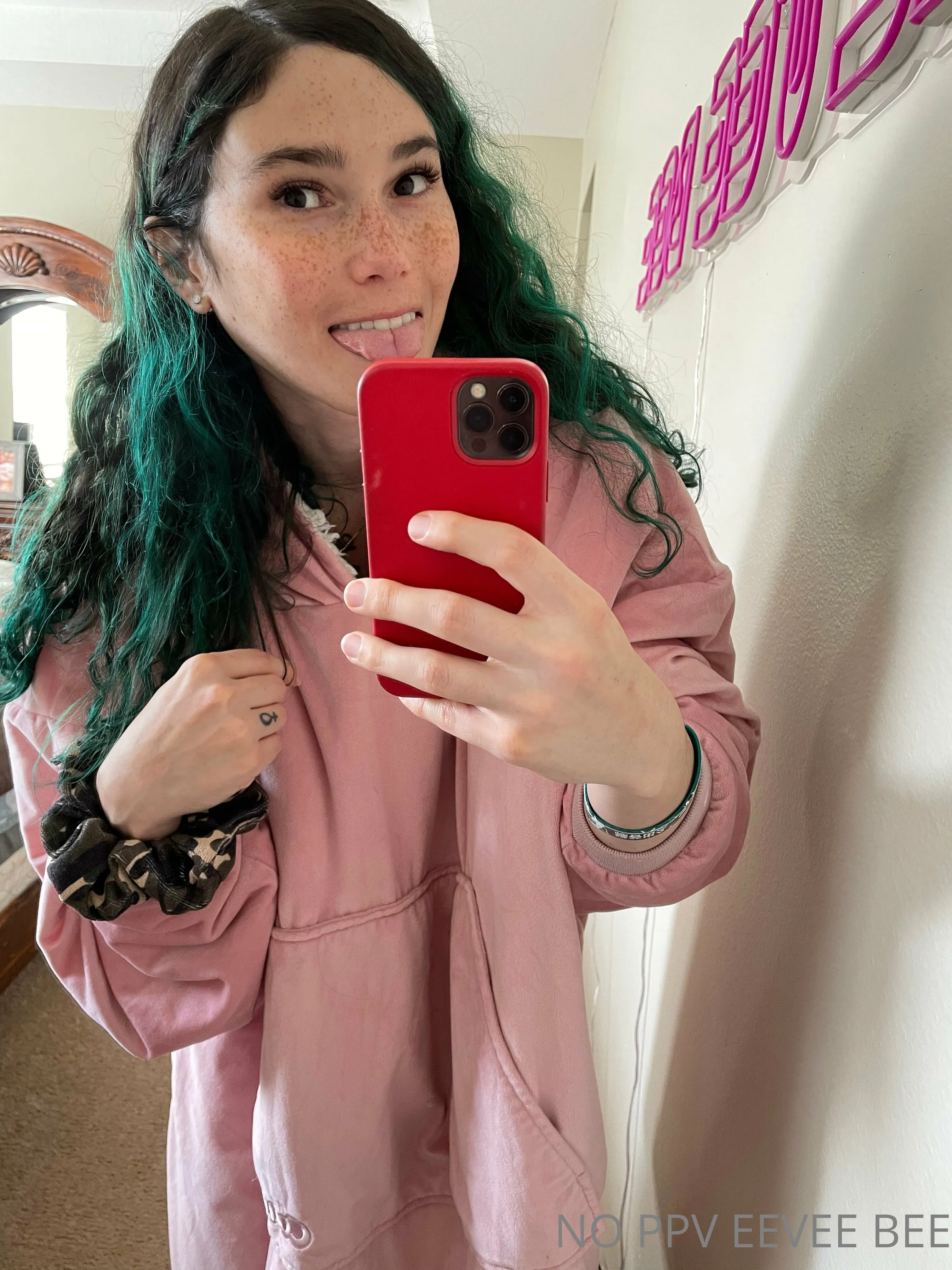 BDAY GIRL TS EEVEE 🩷