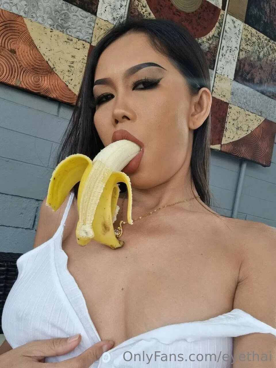 ☆ 𝔼𝕐𝔼 𝕋ℍ𝔸𝕀 ☆