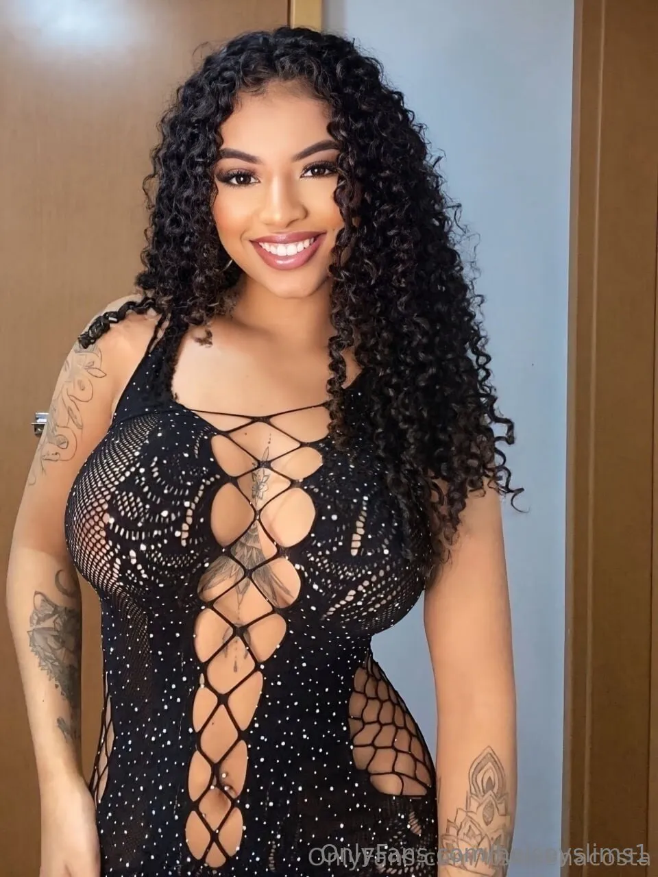 🐋𝐻𝒶𝓁𝓈𝑒𝓎 𝒮𝓁𝒾𝓂𝓈🌴