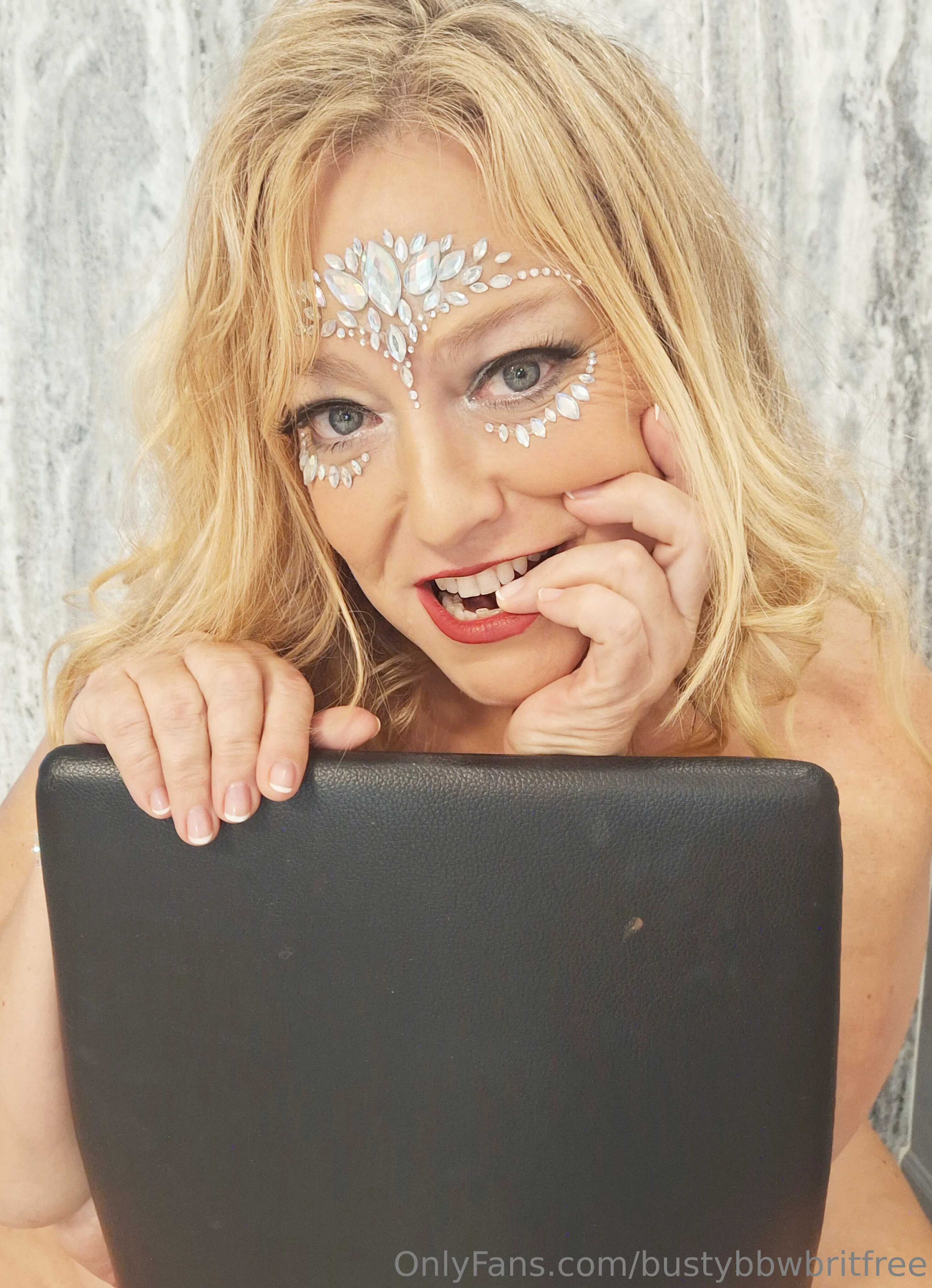 BIGGEST NATURAL M!LF TITS ON OF!!! 💦 💦 💦