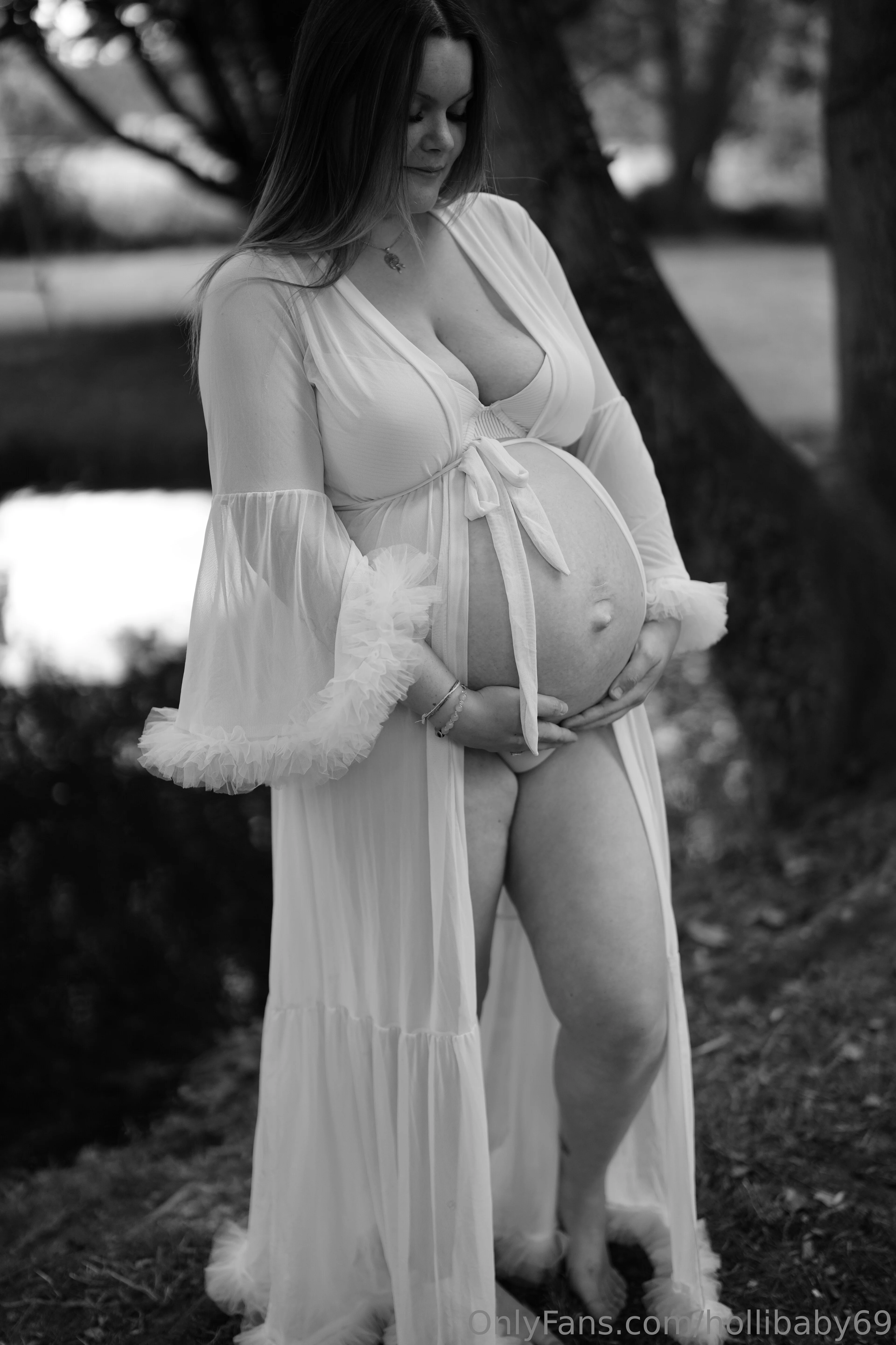 Milk Mommy Holli 🍼