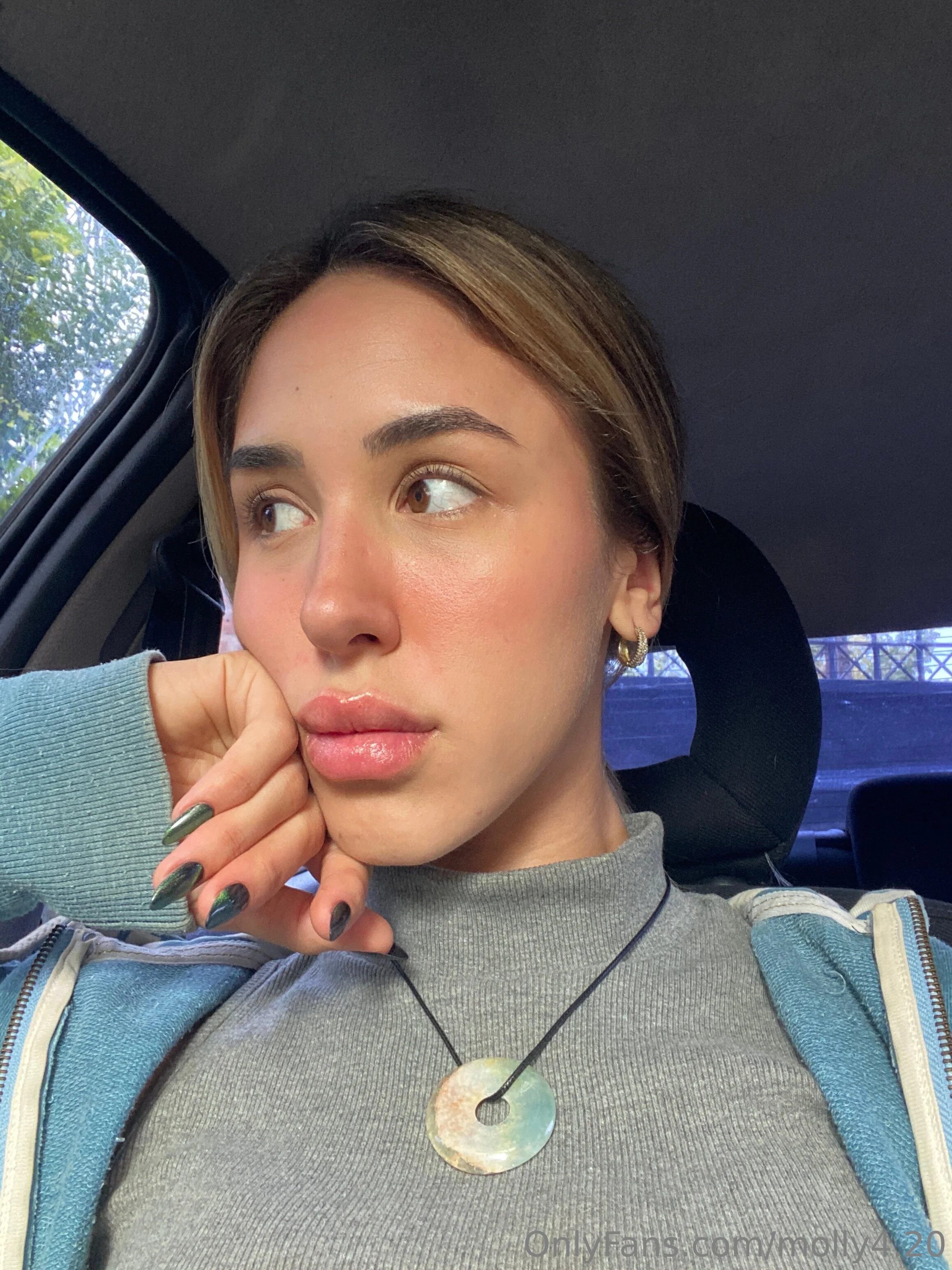 🅼🅾️🅻🅻🆈