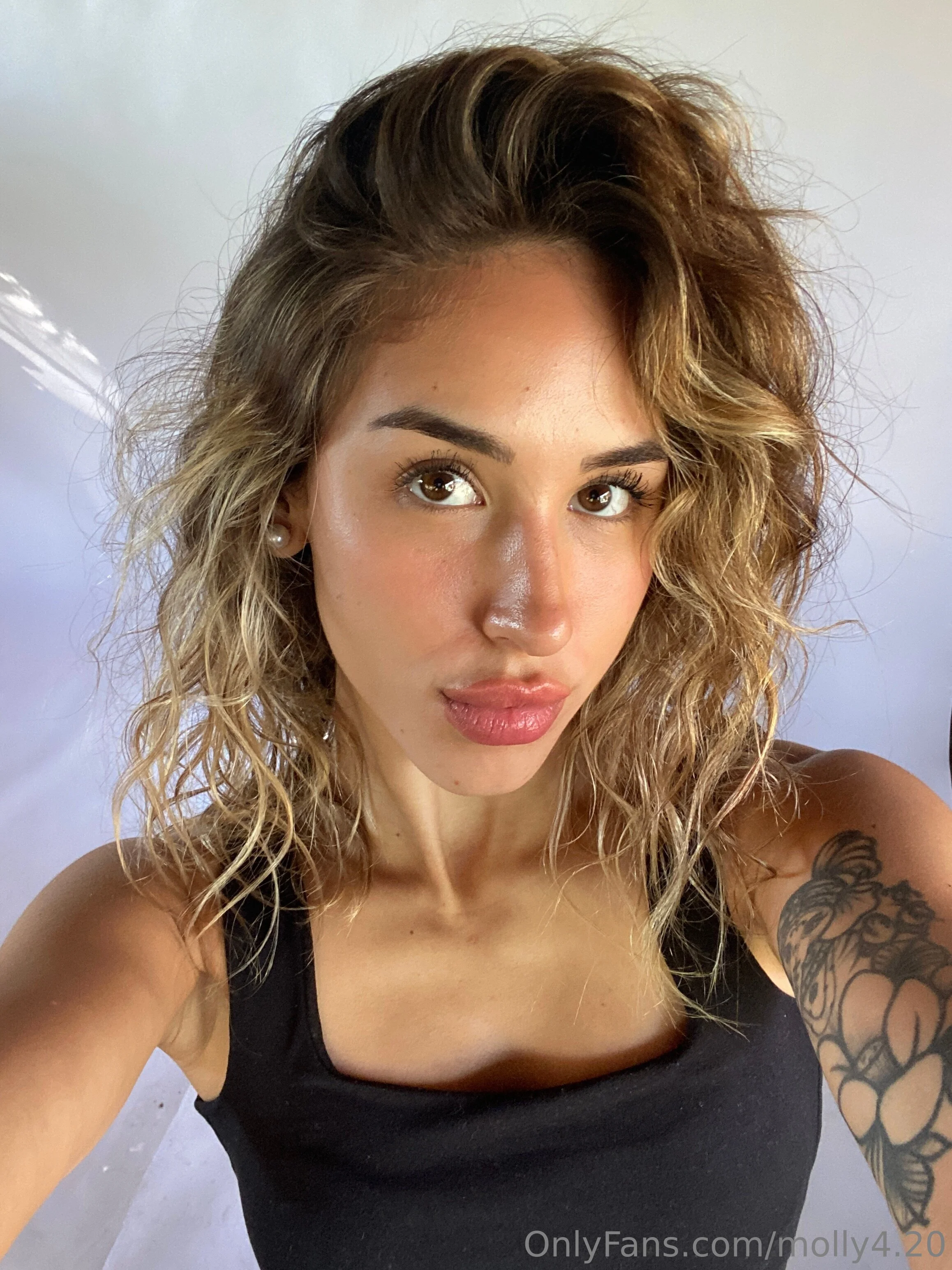 🅼🅾️🅻🅻🆈