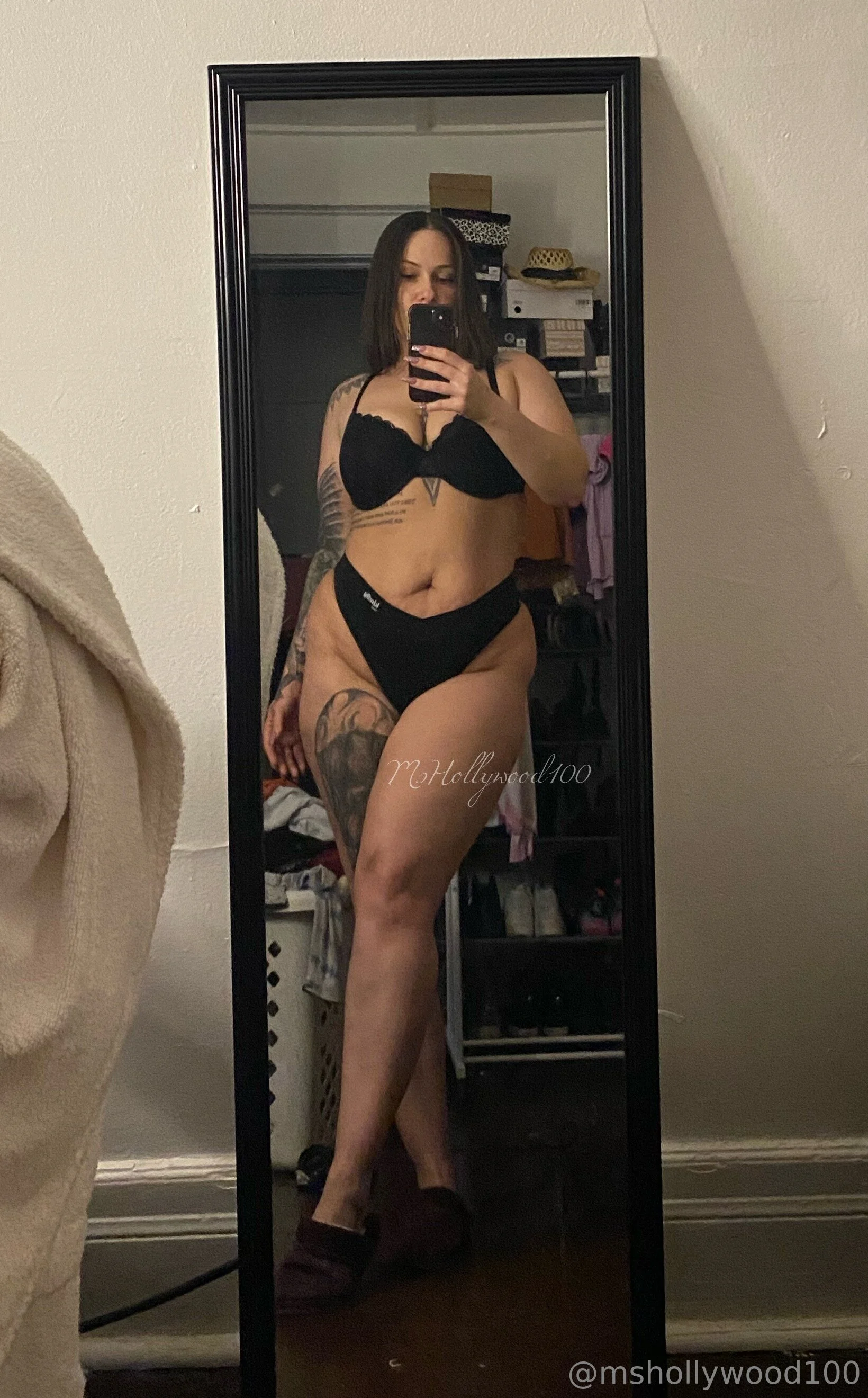 Holly Wood FREE PAGE