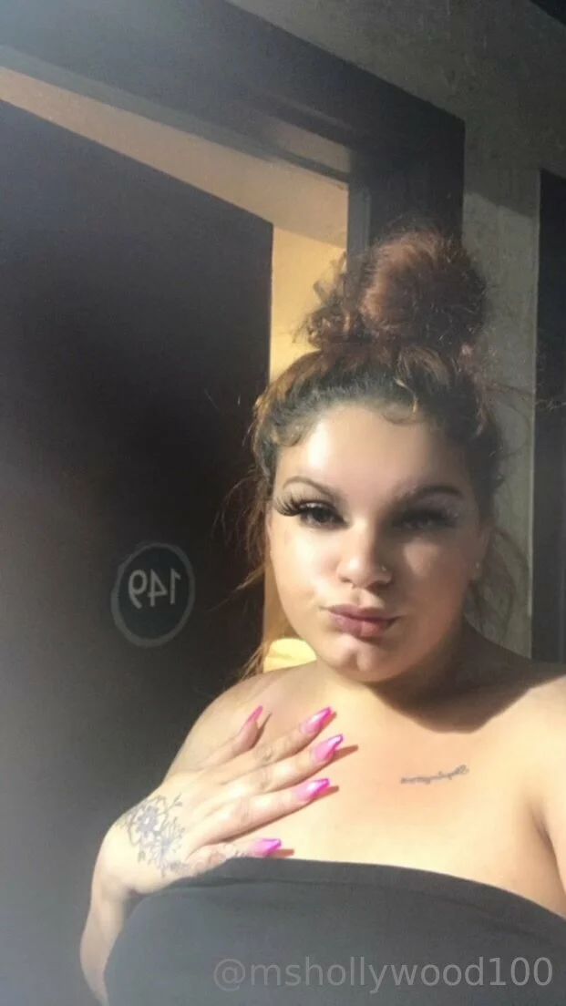 Holly Wood FREE PAGE