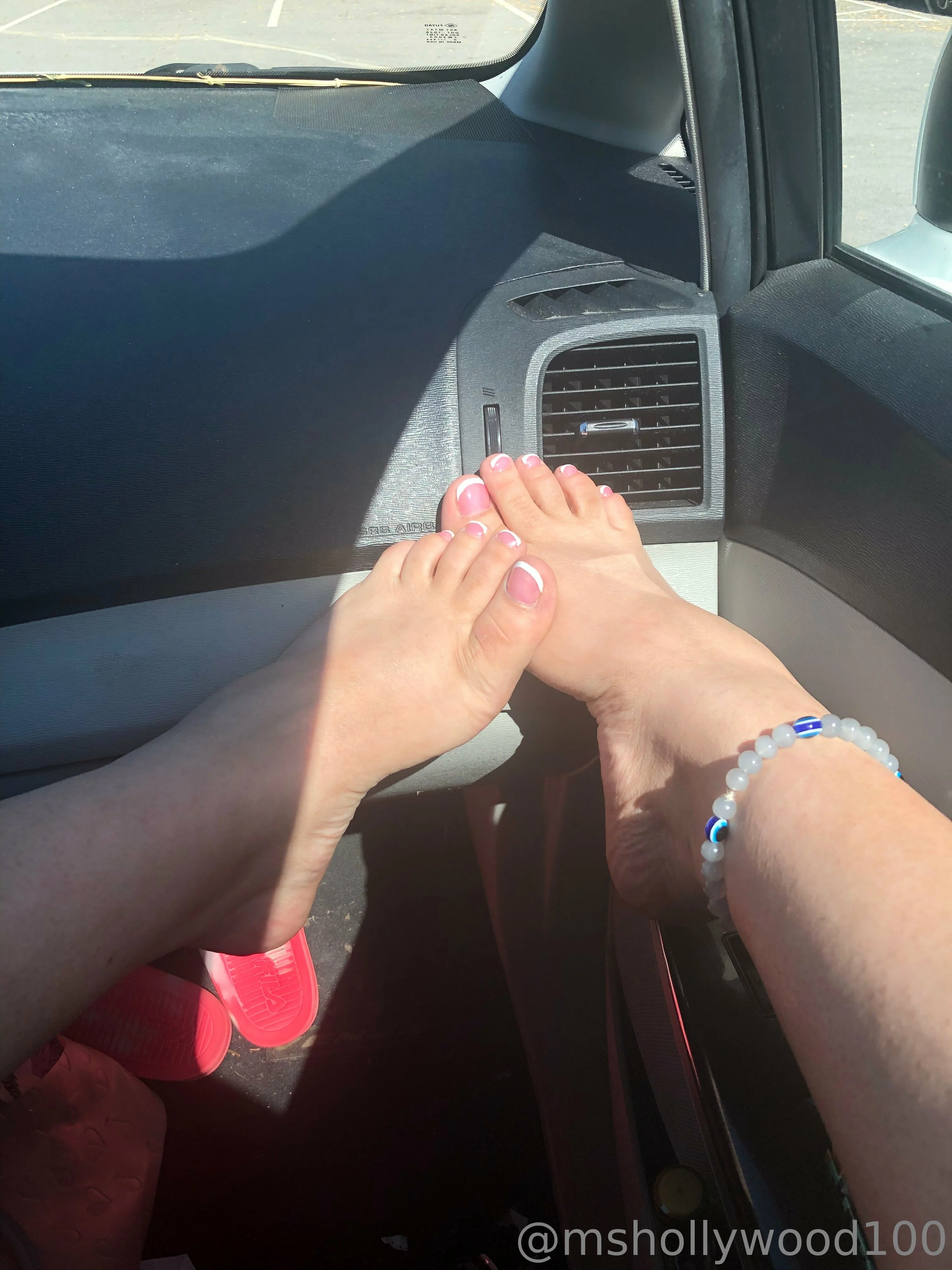 Holly Wood FREE PAGE