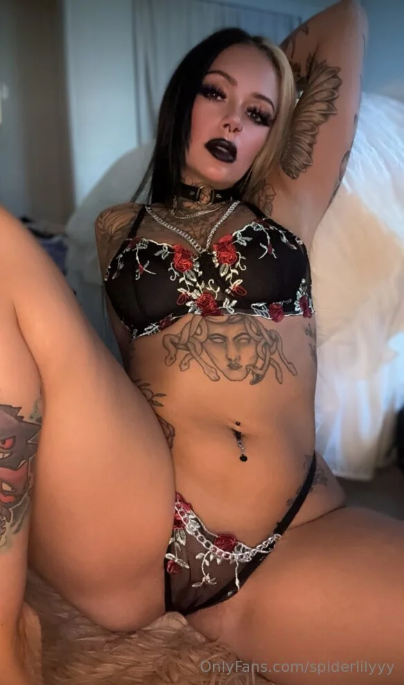 .·:*¨༺ Lilith ༻¨*:·.