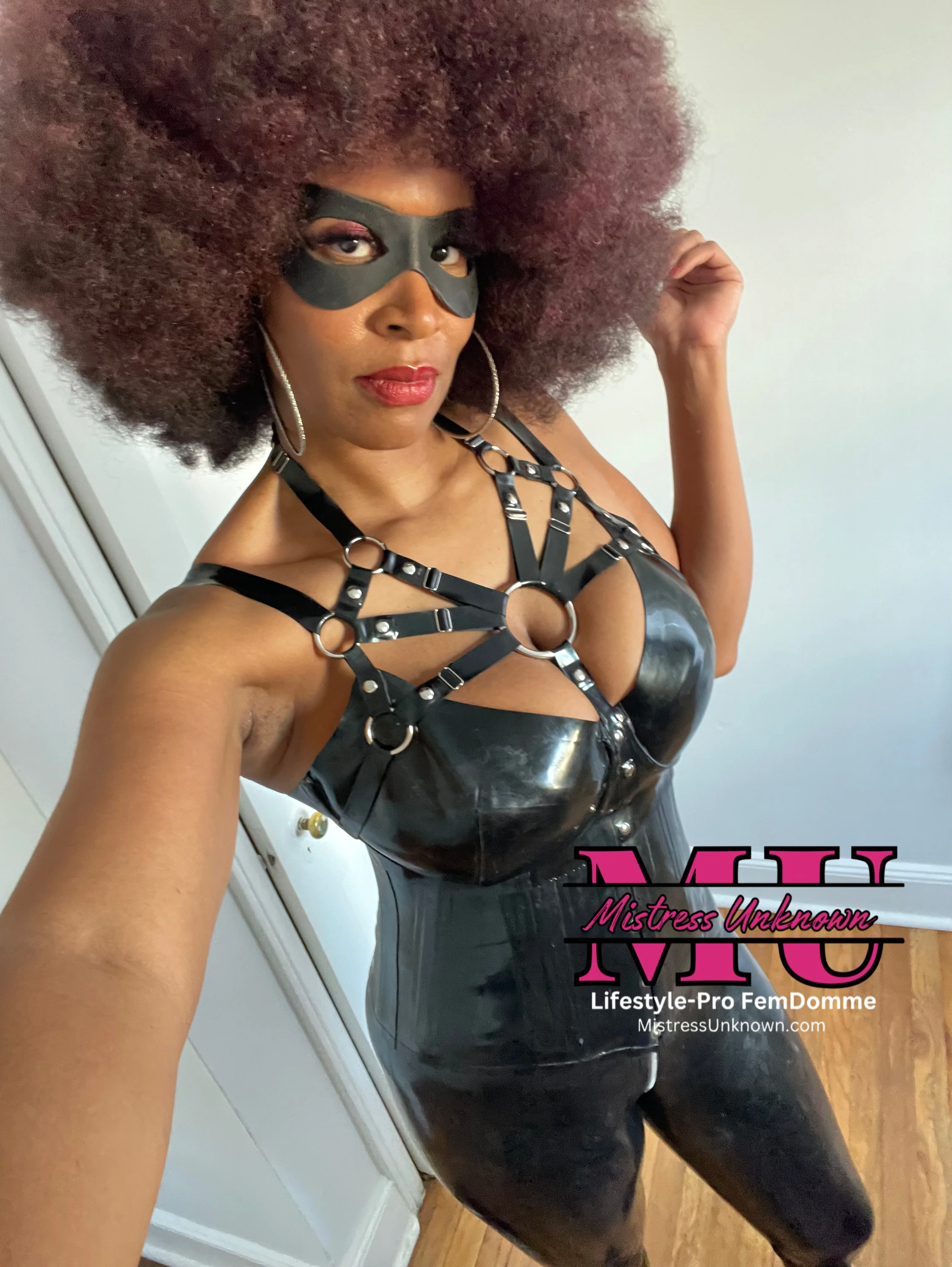 6ft Nubian Strapon Queen: FemDom•Pegging