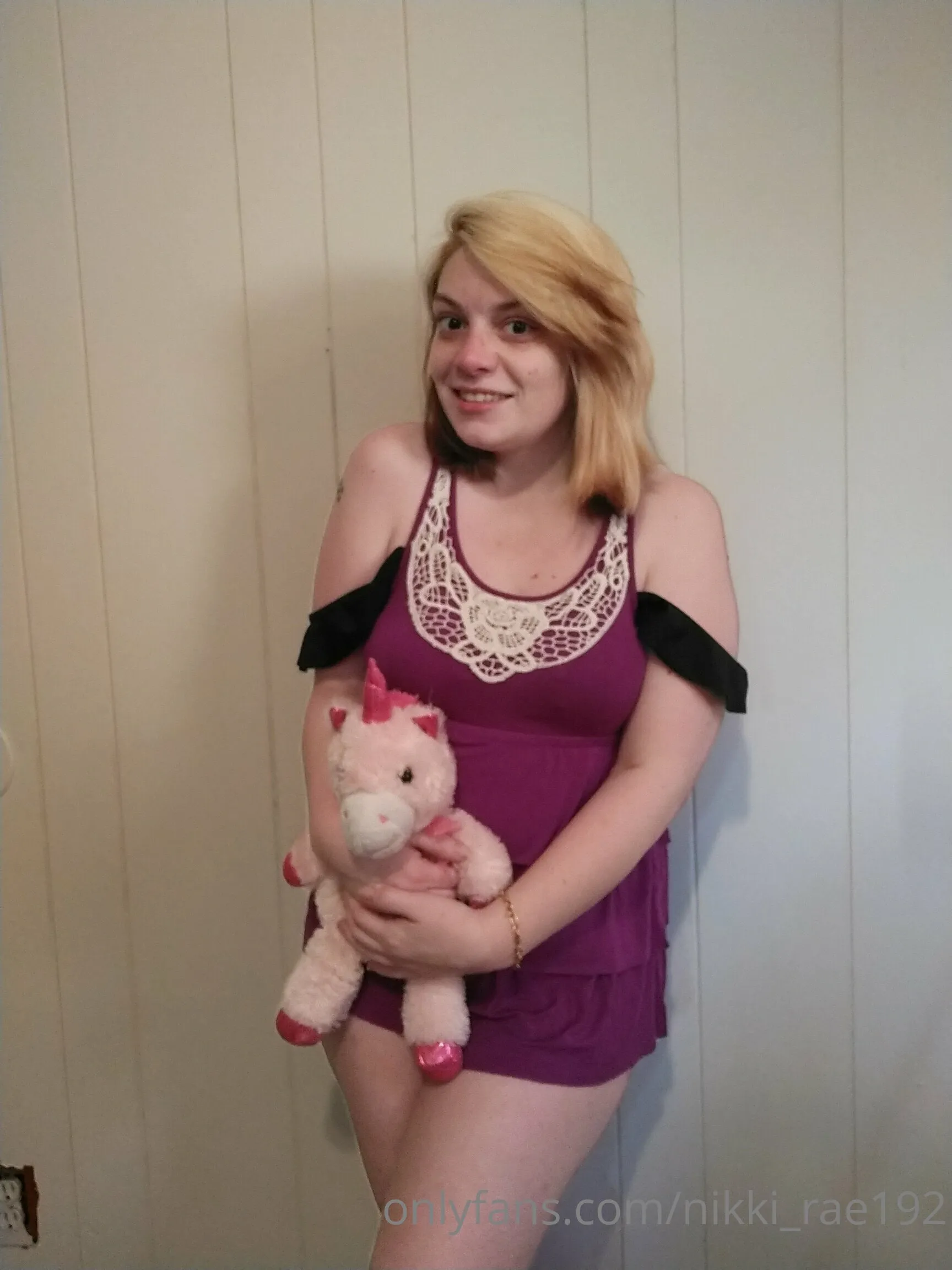 Nikki_Rae192