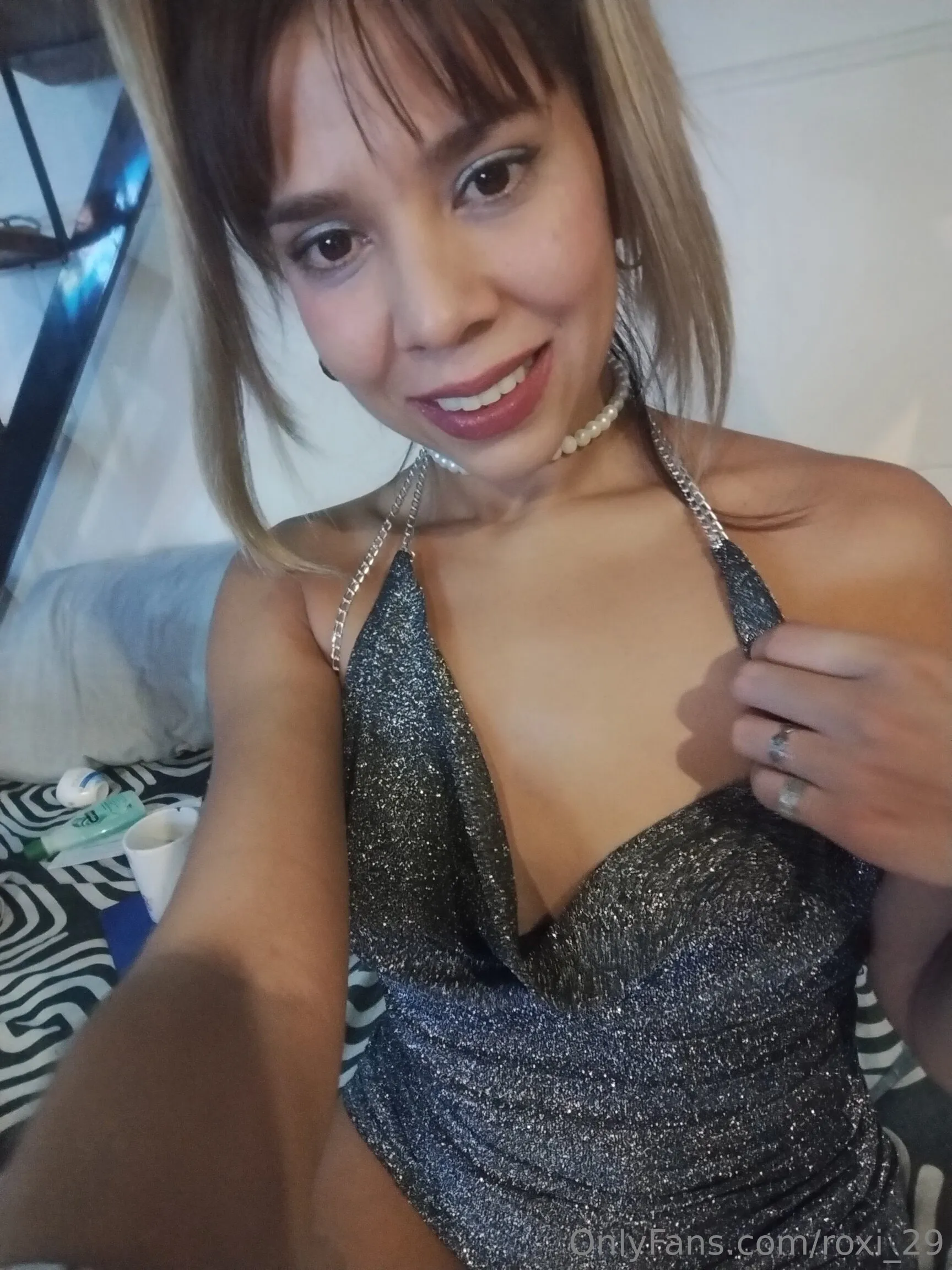 Roxi la Reyna de las Morenitas😍