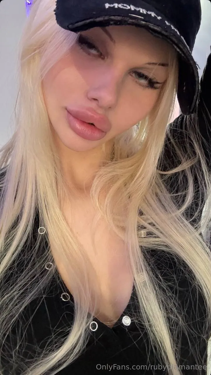 💜 𝑹𝒖𝒃𝒚 ⚧️ 𝐓𝐒 💜