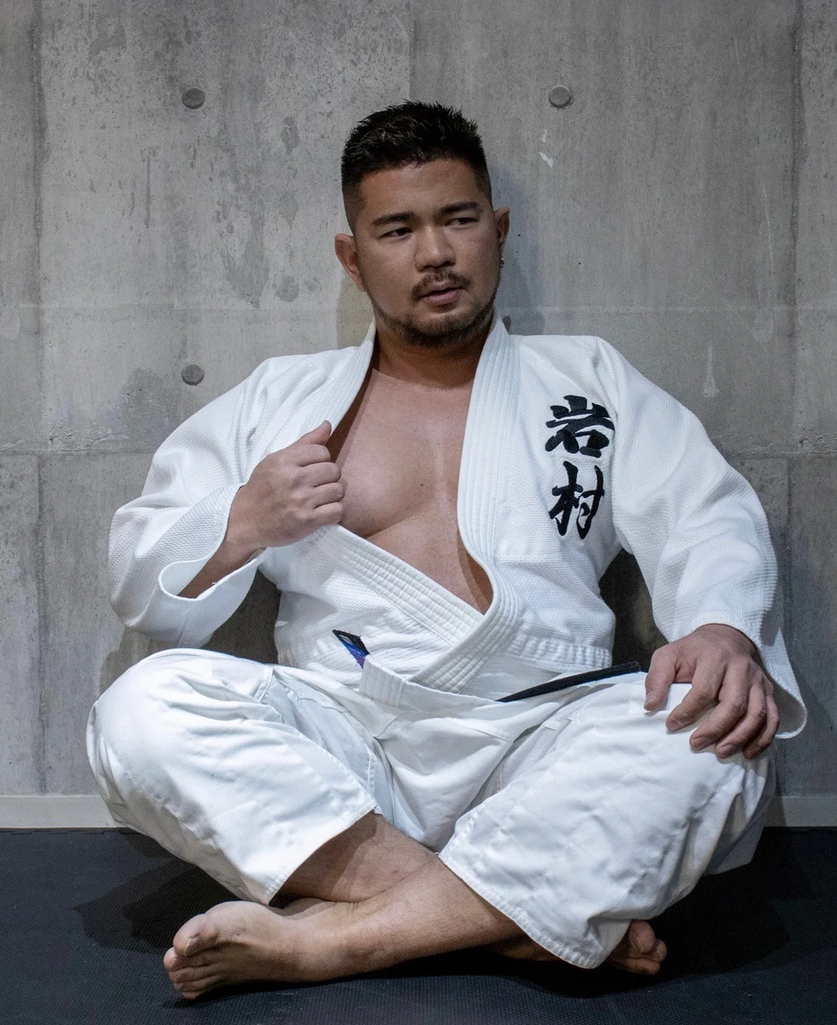 TAKASABRO (岩村隆三郎)