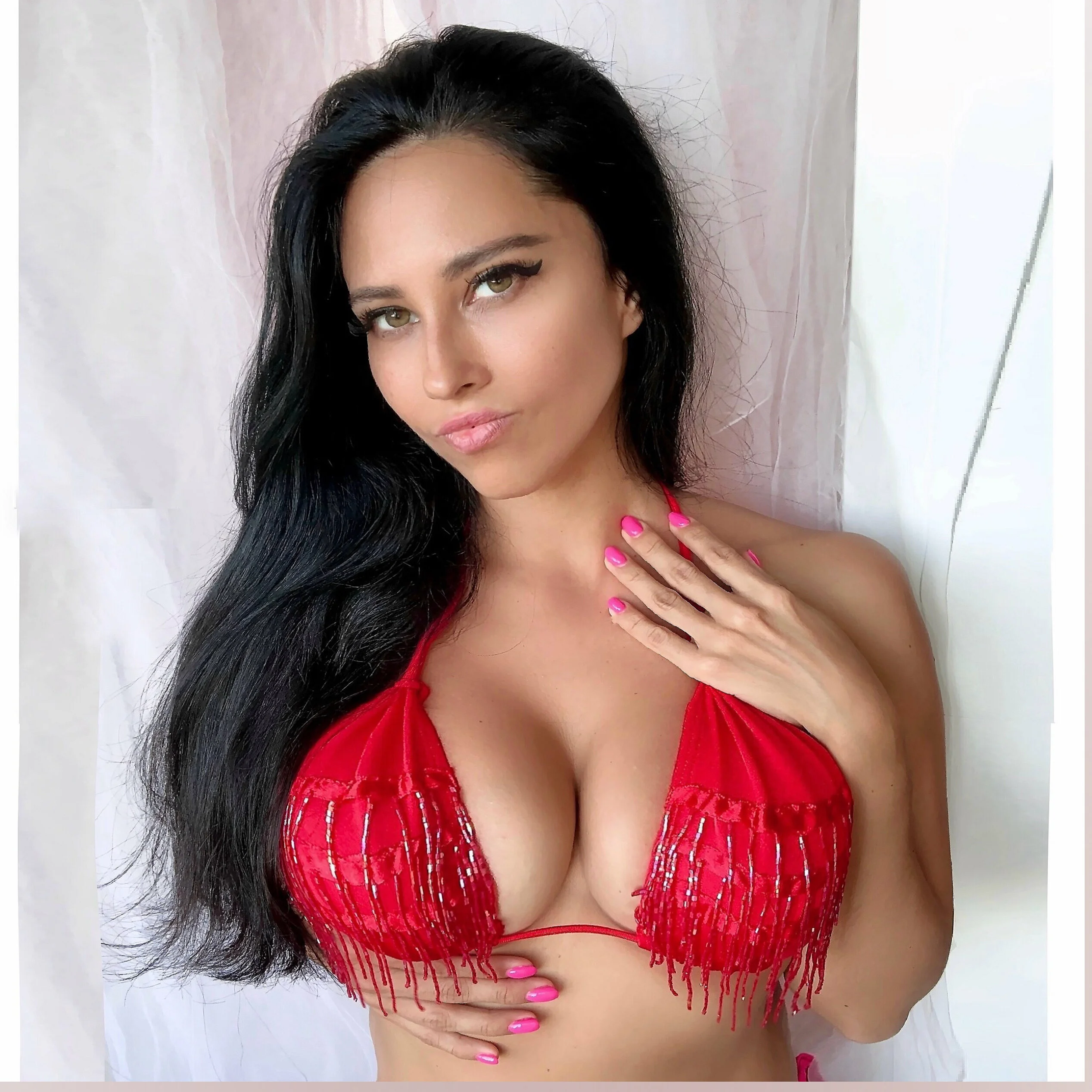 Uma 🅽🆂🅵🆆 🍒