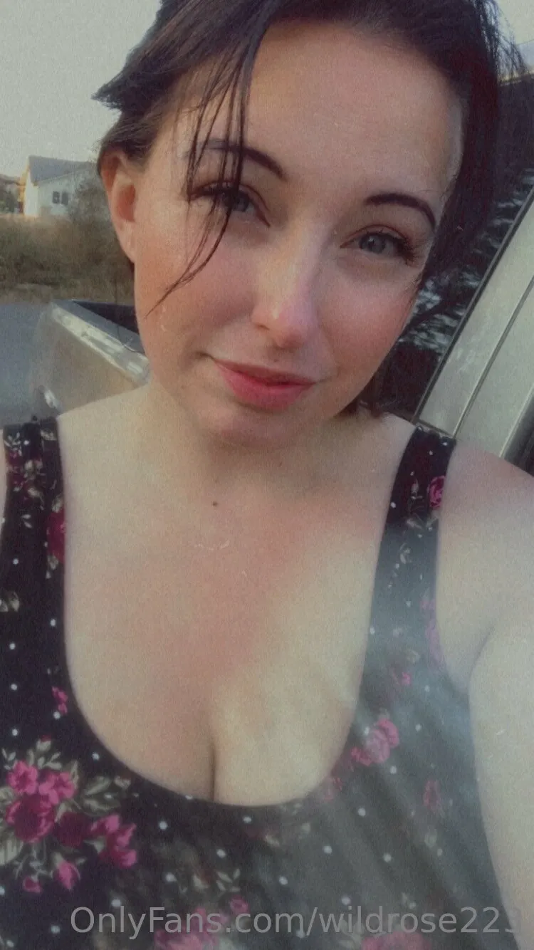 💦 Rose Gone Wild 🌹  • FREE